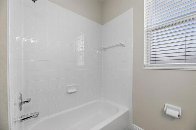Building Photo - 1103 Villeroy Dr
