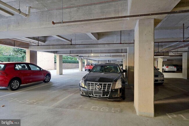 Building Photo - 355 I St SW