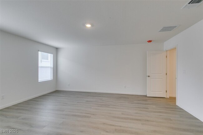 Building Photo - 9133 Vesey Ave