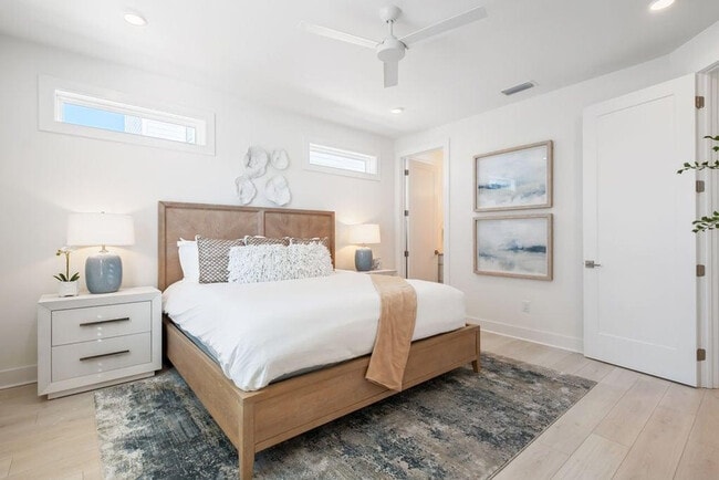 Building Photo - 31 Sarah St