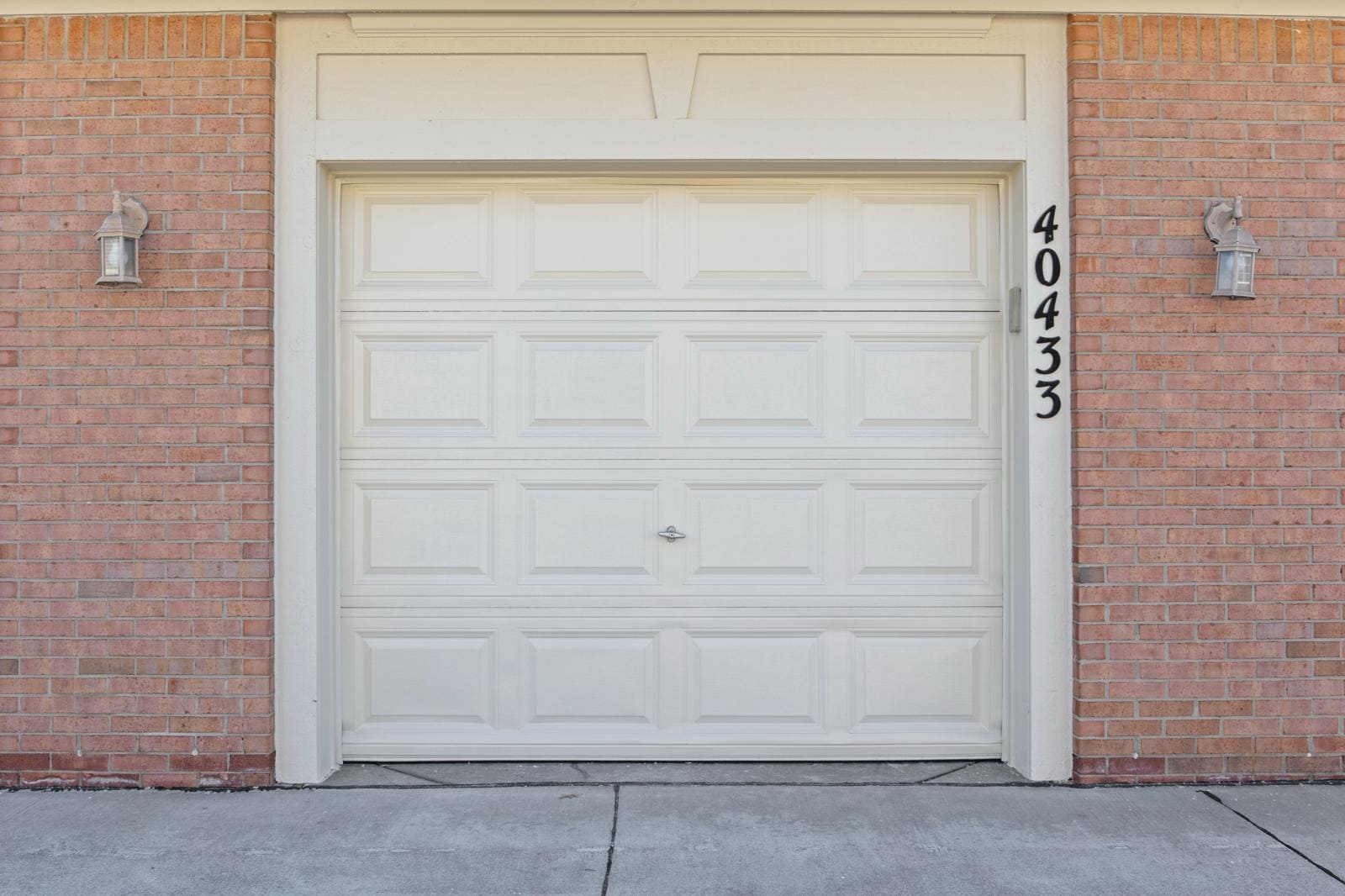 Garage - 40433 Glen Eagle Ln