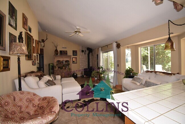 Building Photo - Wonderful property!
