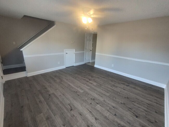 Building Photo - Spacious 2BD/2.5BA Townhome super close to CCU, HGTC, and CMC!