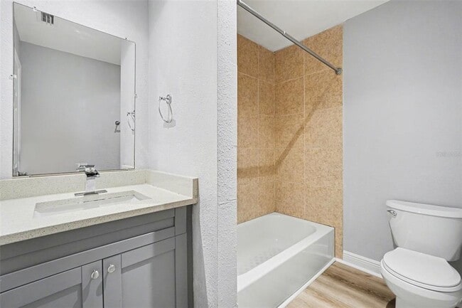 Building Photo - 8902 El Portal Dr