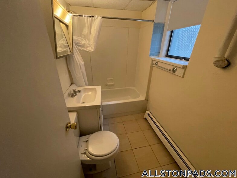 Building Photo - 1144 Commonwealth Ave