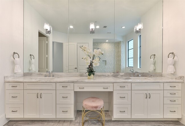 Building Photo - 4527 Graustark St