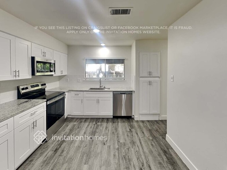 Building Photo - 6 Canyon Oak Pl