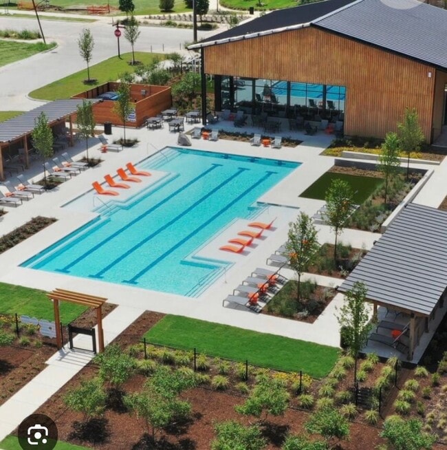 Building Photo - 1310 Sunflower Ave