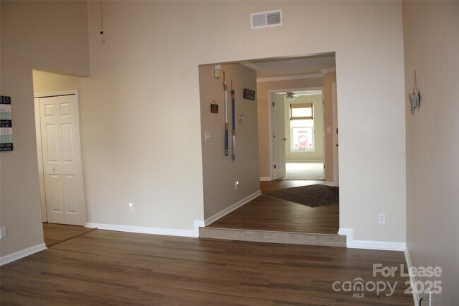 Building Photo - 19839 Henderson Rd