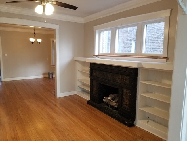 Building Photo - 4037 N Long Ave