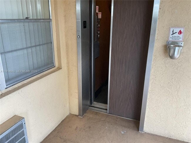 Building Photo - 301 Cambridge Rd