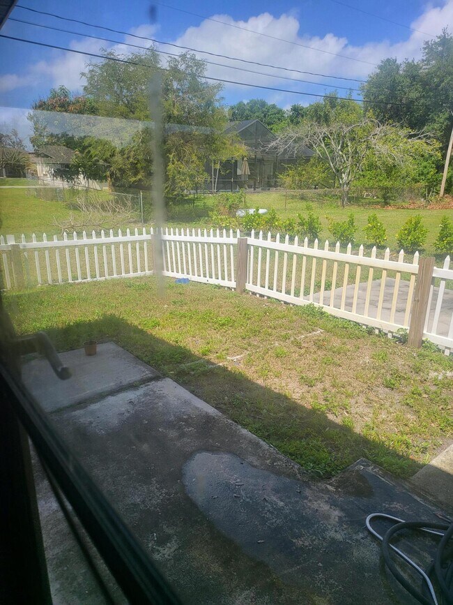 Building Photo - 613 SW Pueblo Terrace