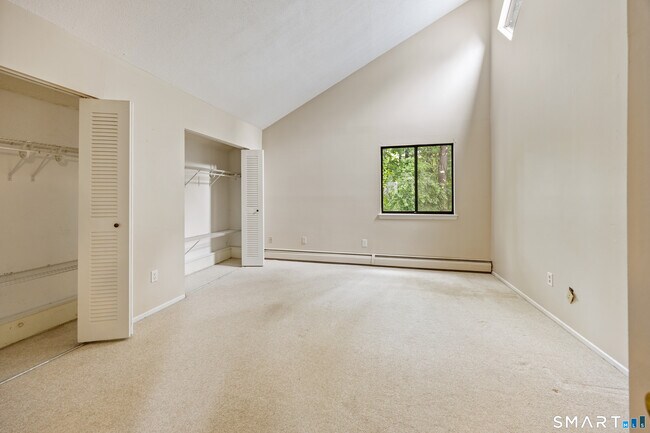 Building Photo - 5 Staunton Ct