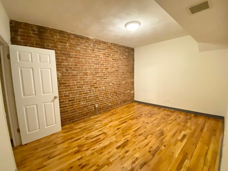 Building Photo - 838 Huntington Ave