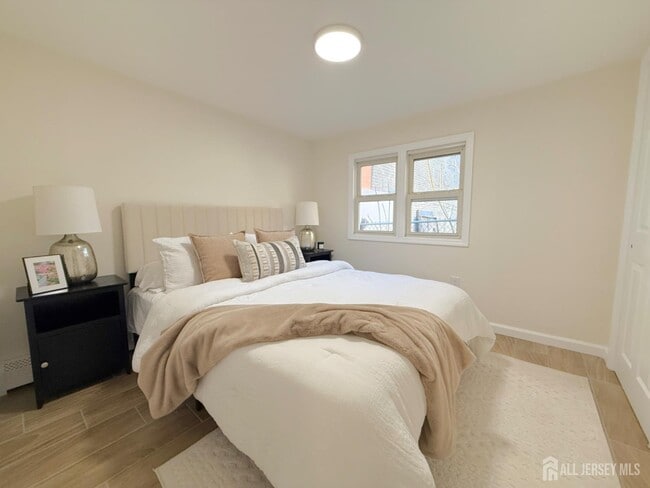 Building Photo - 6 Fitch St