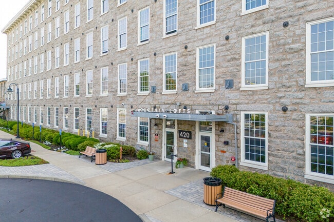 Primary Photo - Curtain Lofts