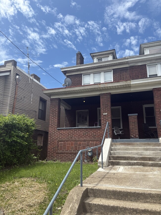 Building Photo - 2032 Wightman St