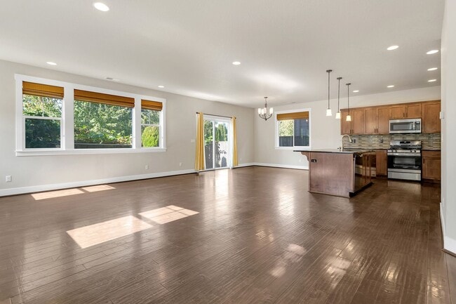 Building Photo - Spacious 4BR/3BA in Beaverton