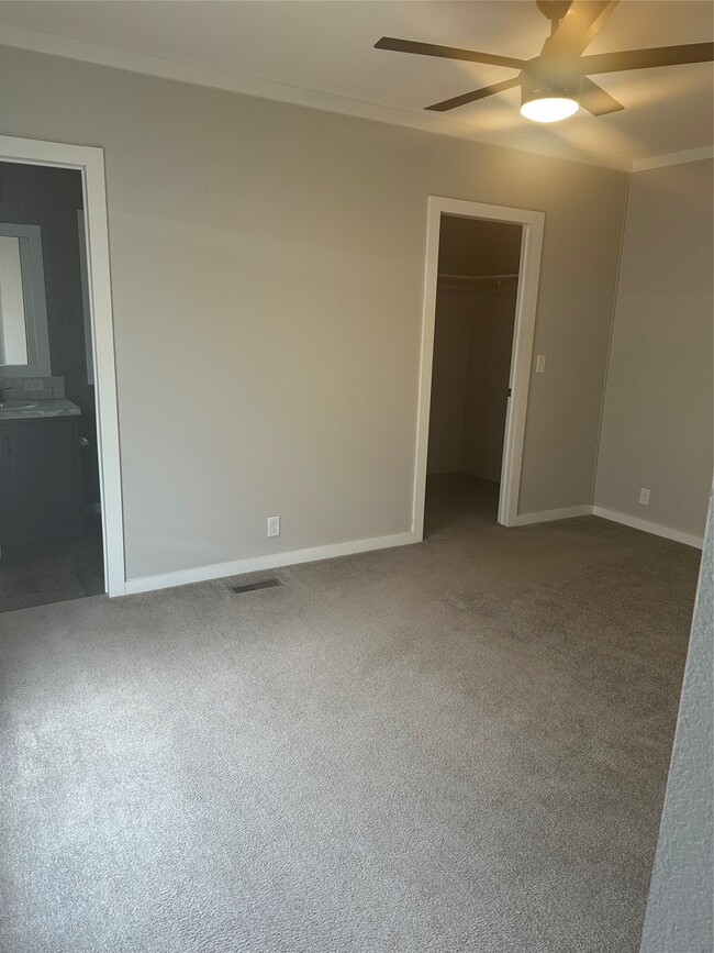 Building Photo - 21509 W Hammond Dr