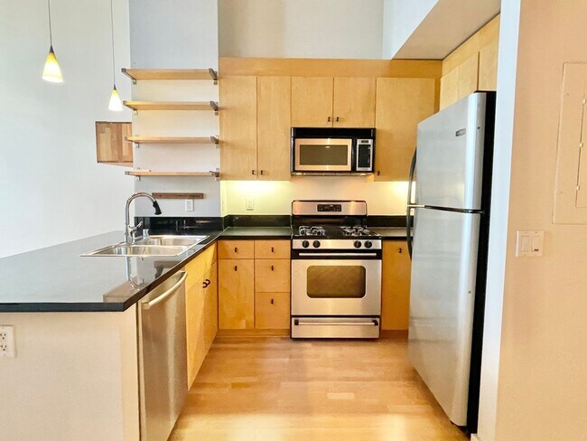 Building Photo - South Beach Contemporary Top Floor New Yor...
