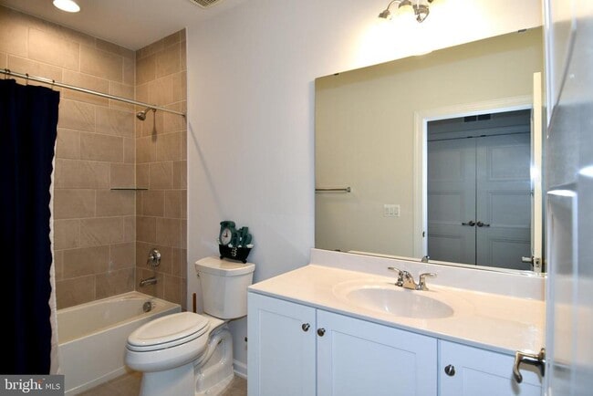 Building Photo - 13825 Estuary Pl