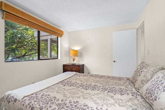 Building Photo - Furnished Condo at Kihei Shores, 2 Bed / 2...