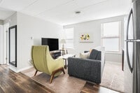 Building Photo - 615 N East St