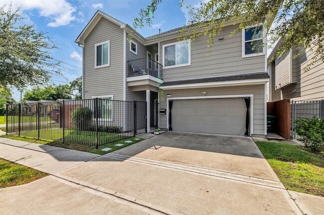 Building Photo - 5021 Nichols St