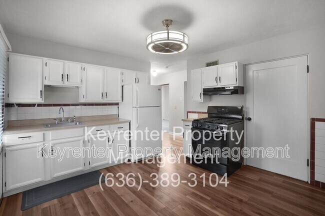 Building Photo - 1045 N New Florissant Rd