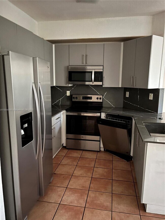 Building Photo - 3461 SW 170th Terrace