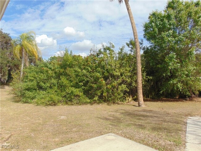 Building Photo - 713 Caloosa Estates Dr