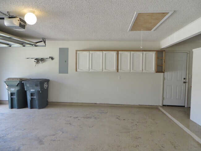 Building Photo - 3 Bedroom 2 Bathroom Georgetown Home