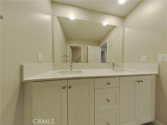 Building Photo - 31692 Hans Dr