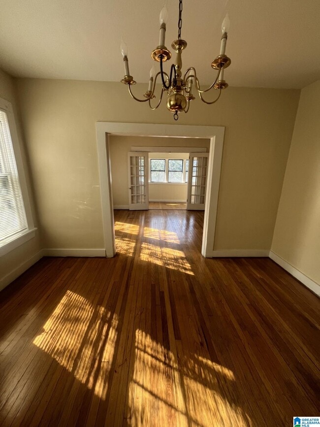 Building Photo - 915 40th St S