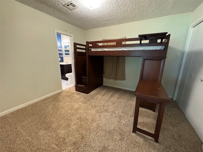 Building Photo - 2300 Bowler Rd