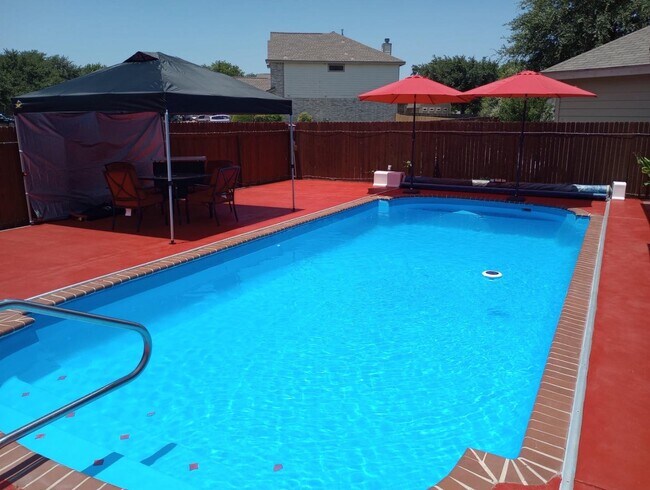 Building Photo - 1515 Wild Fire