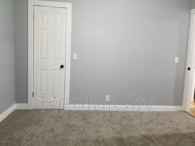 Building Photo - 621 Arlington Ave