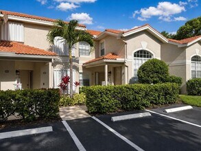 Building Photo - North Naples Condo for Rent- 2 Bedroom in Piper's Grove