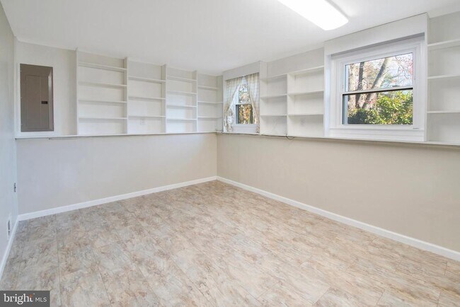 Building Photo - 155 Franklin Corner Rd