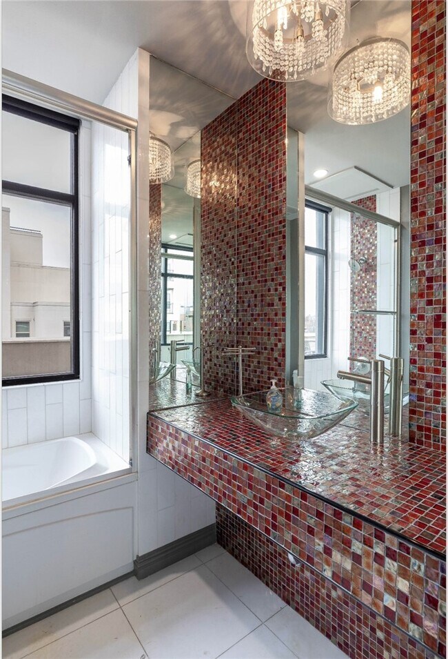 Building Photo - 401 W Watson St