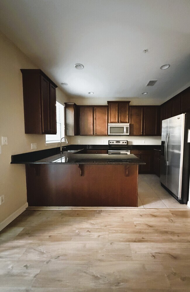 Building Photo - 4910 Fiorazante Ave