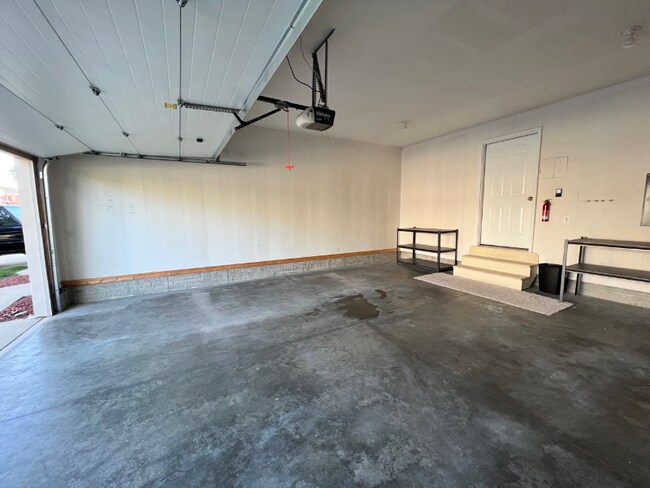 Building Photo - 2224 NW Bayberry Ln