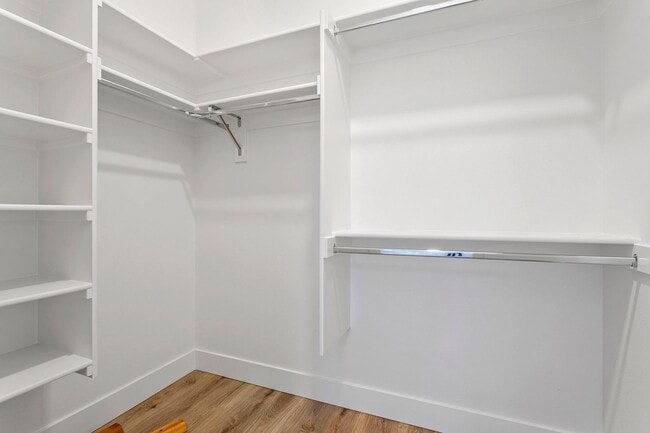 Building Photo - 4 bed/3.5 Bath Townhouse in Richmond Neighborhood, SE Portland