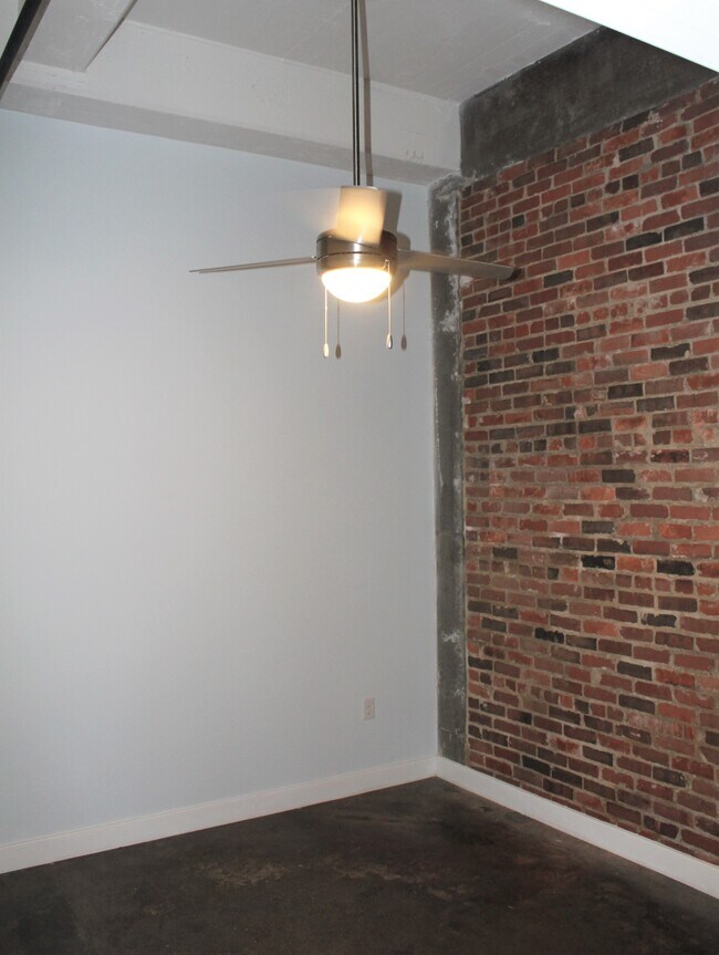Building Photo - 410 Wellons St