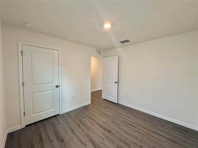 Building Photo - 36015 Sunflower Hl Dr