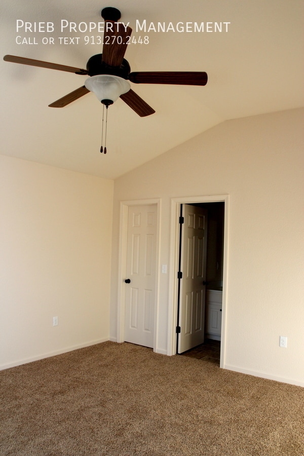 Building Photo - 21946 W 125th St