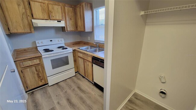 Building Photo - 4338 Pershing Pointe Pl