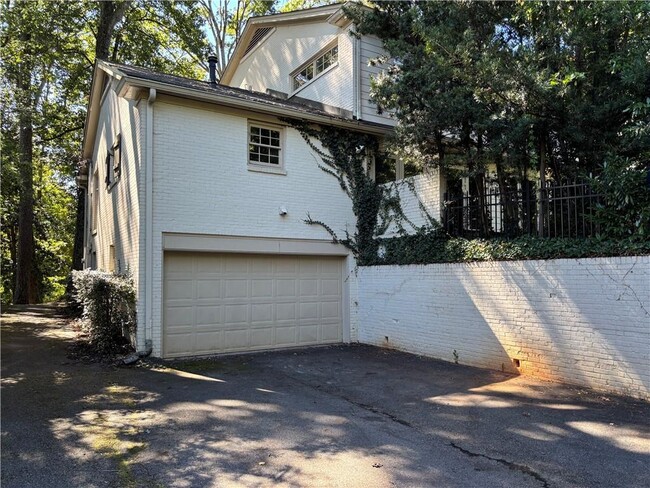 Building Photo - 45 Blackland Rd NW