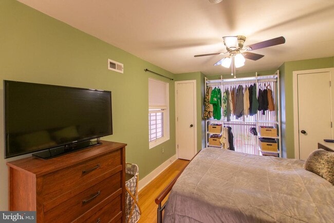 Building Photo - 1814 Christian St