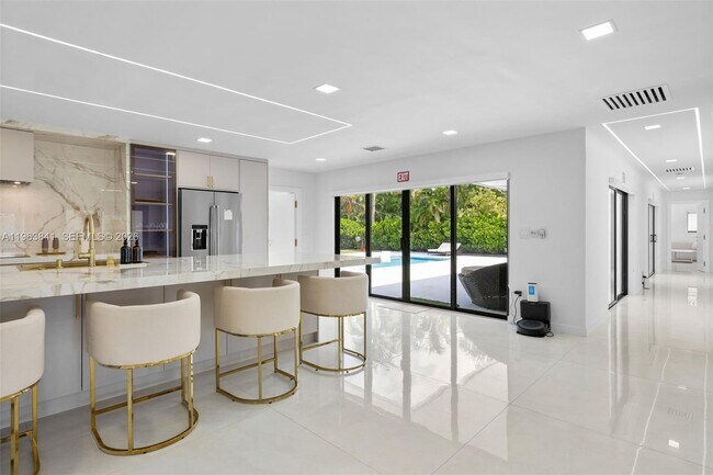 Building Photo - 1117 Adams St